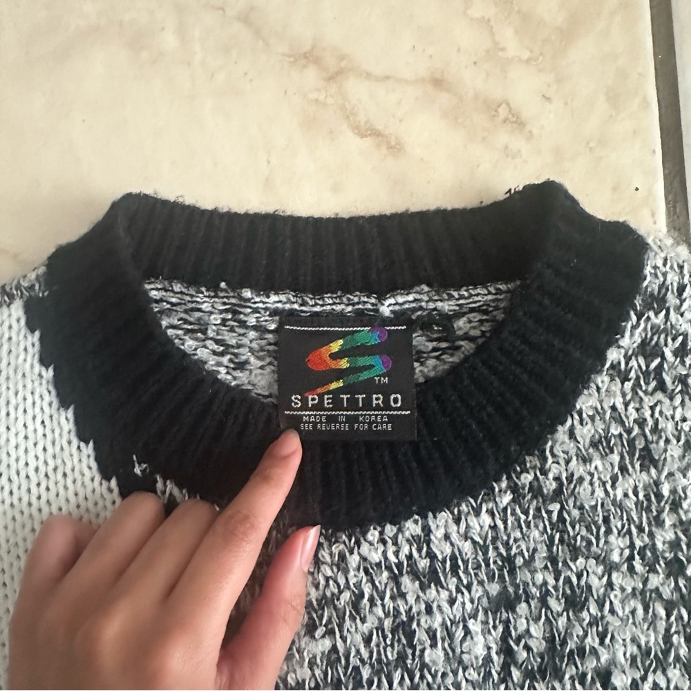 VTG Retro Sweater - Picture 3 of 4